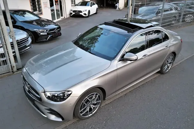 MERCEDES-BENZ E CLASS