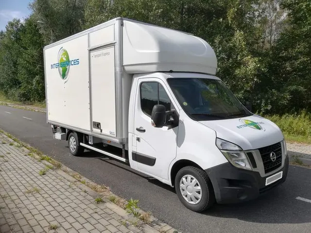 NISSAN NV