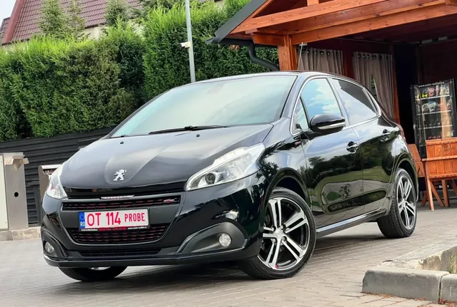 PEUGEOT 208