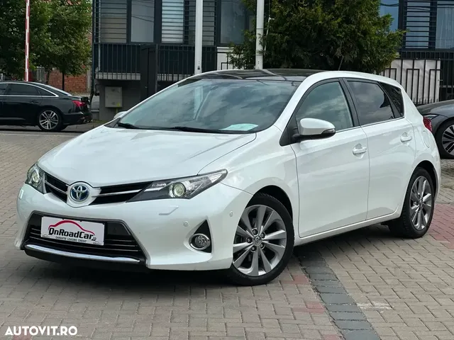 TOYOTA AURIS