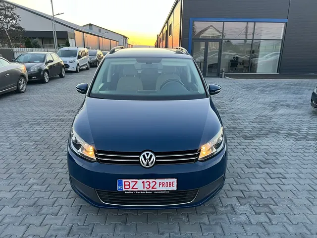 VOLKSWAGEN TOURAN