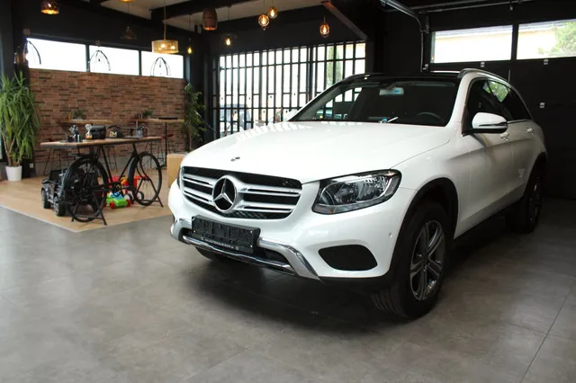 MERCEDES-BENZ GLC