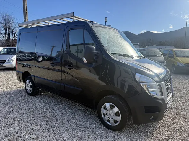 NISSAN NV