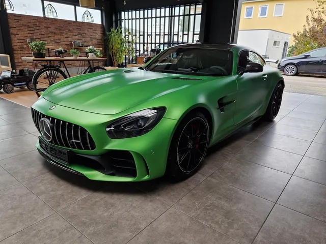 MERCEDES-BENZ AMG GT