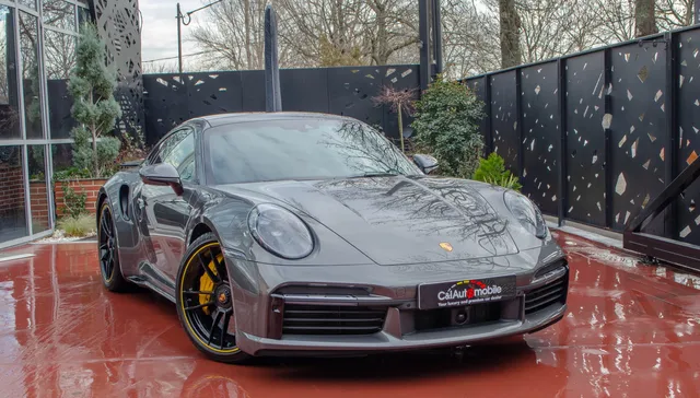 PORSCHE 911