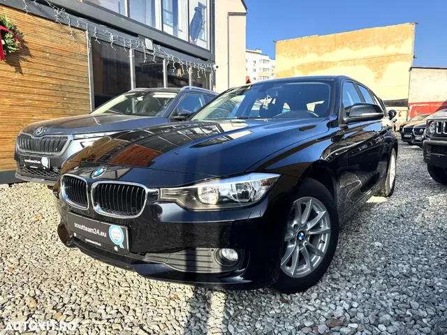 BMW 3 SERIES