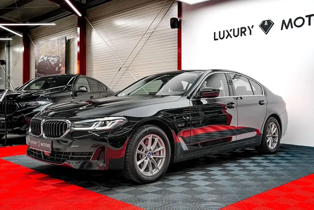 BMW 5 SERIES