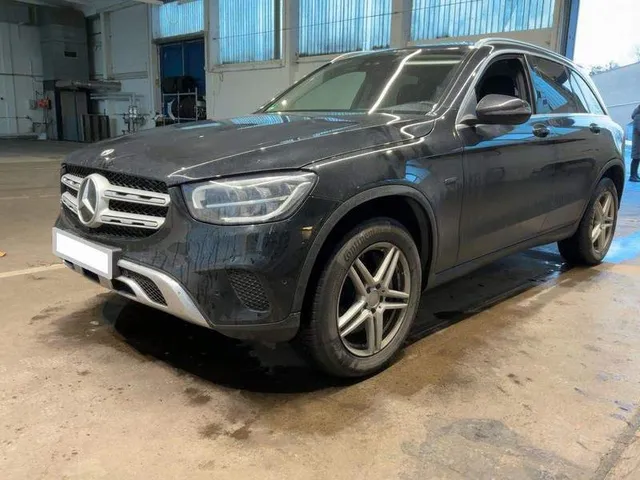 MERCEDES-BENZ GLC