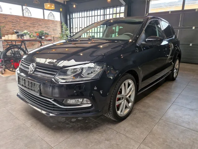 VOLKSWAGEN POLO