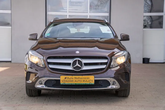 MERCEDES-BENZ GLA