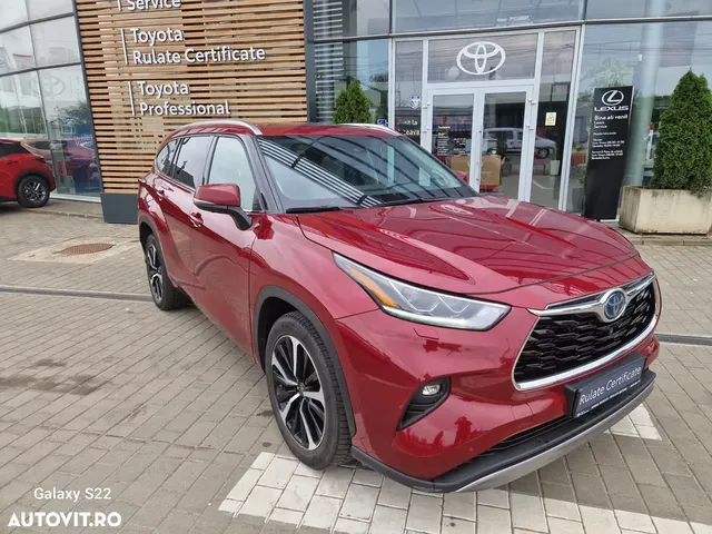TOYOTA HIGHLANDER