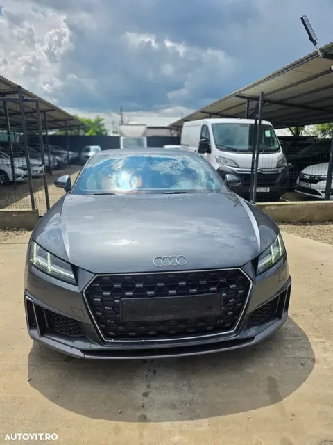 AUDI TT