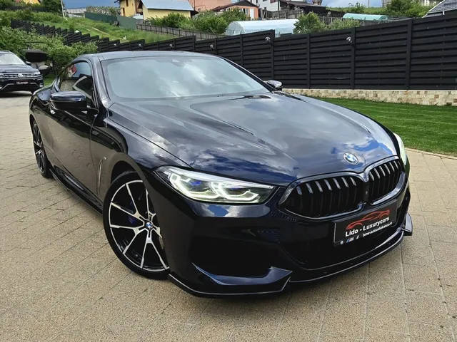 BMW 8 SERIES