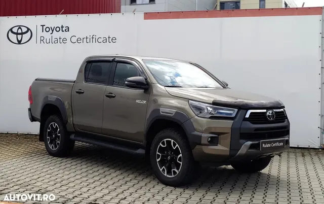 TOYOTA HILUX