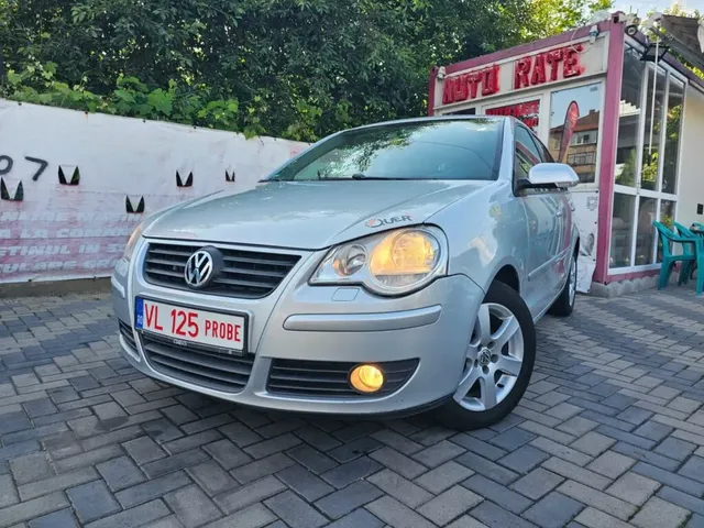 VOLKSWAGEN POLO