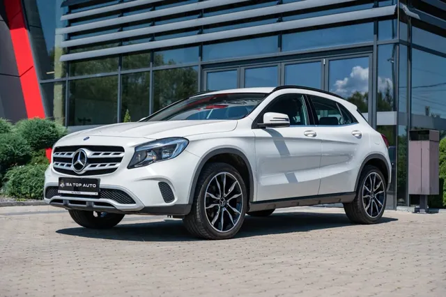 MERCEDES-BENZ GLA