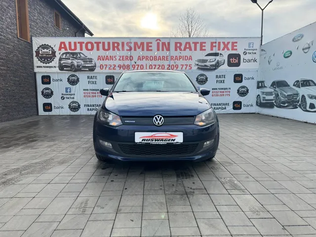 VOLKSWAGEN POLO