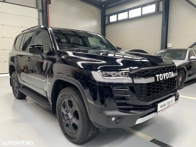 TOYOTA LAND CRUISER