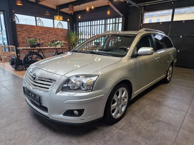 TOYOTA AVENSIS