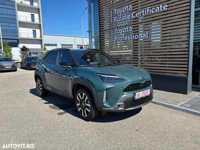 TOYOTA YARIS CROSS