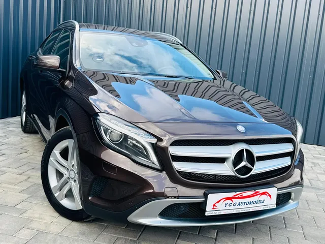 MERCEDES-BENZ GLA