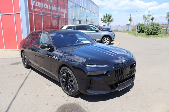 BMW 7 SERIES