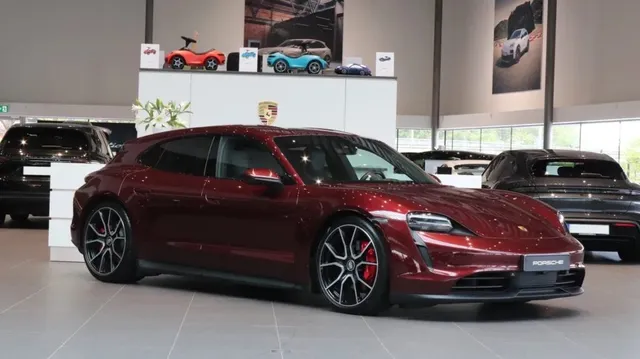 PORSCHE TAYCAN