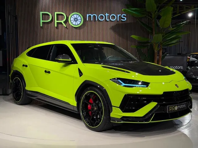 LAMBORGHINI URUS