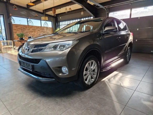 TOYOTA RAV4