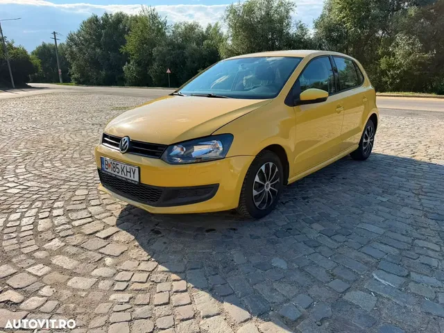 VOLKSWAGEN POLO