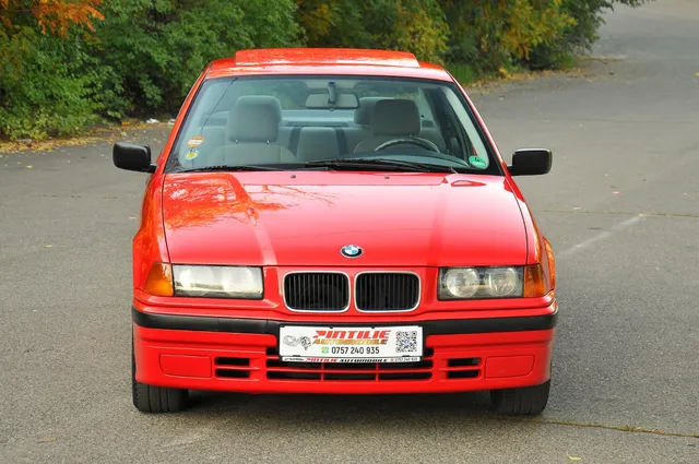 BMW 3 SERIES