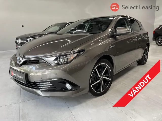 TOYOTA AURIS