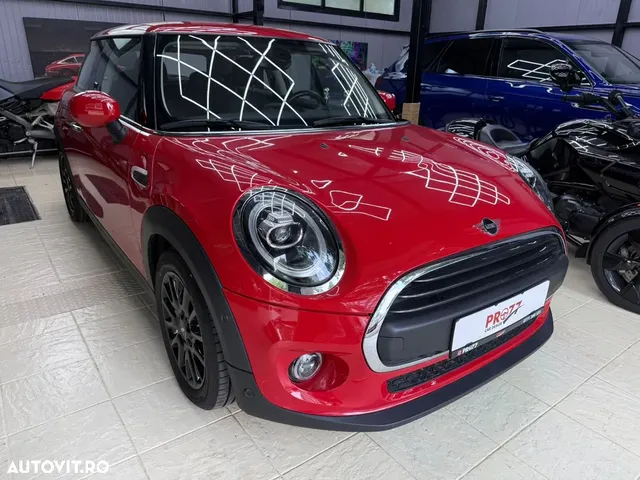 MINI HATCH