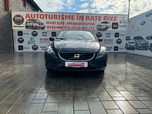 VOLVO V40