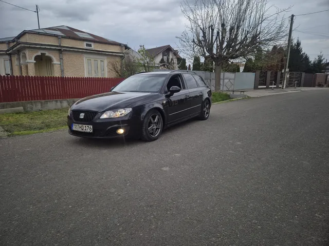 SEAT LEON