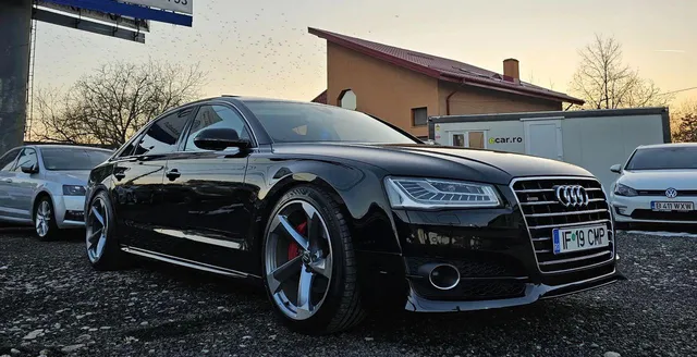 AUDI A8
