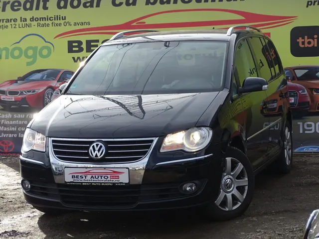 VOLKSWAGEN TOURAN