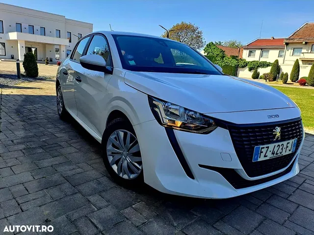 PEUGEOT 208