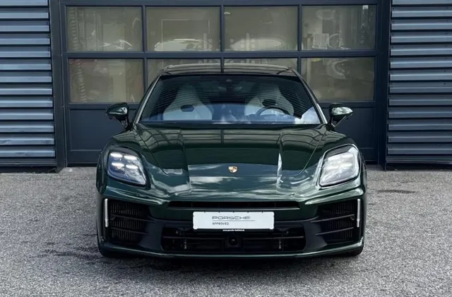 PORSCHE PANAMERA