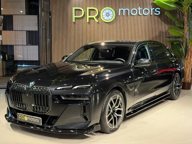 BMW 7 SERIES