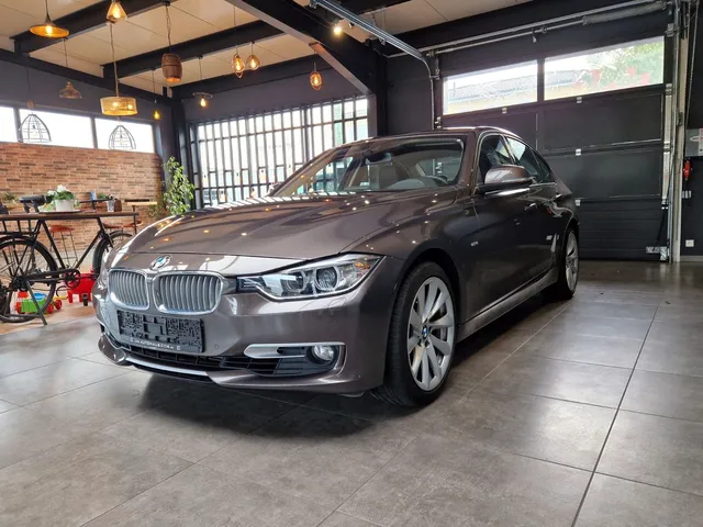 BMW 328I