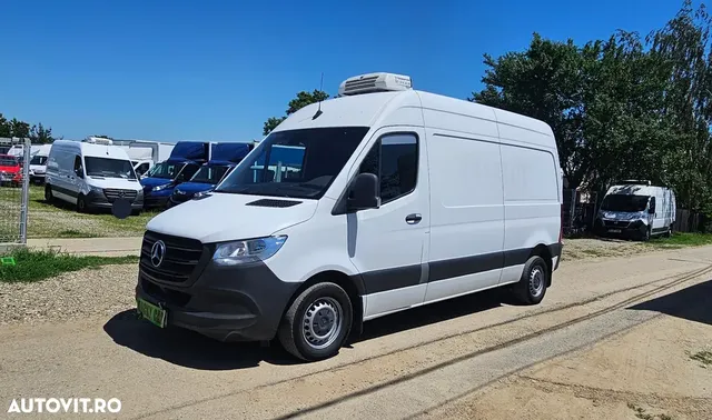 MERCEDES-BENZ SPRINTER