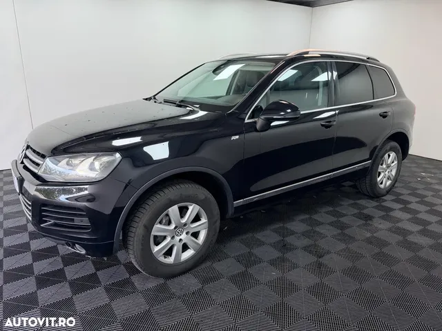 VOLKSWAGEN TOUAREG