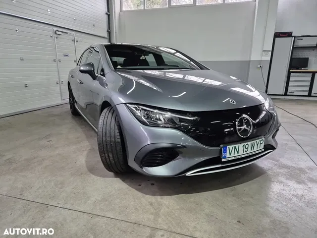 MERCEDES-BENZ EQE