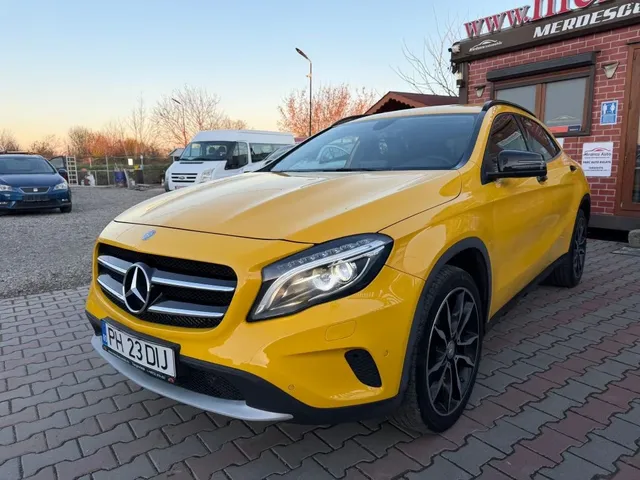 MERCEDES-BENZ GLA