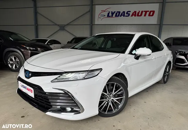 TOYOTA CAMRY