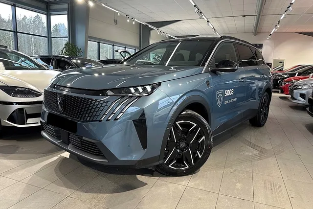 PEUGEOT 5008