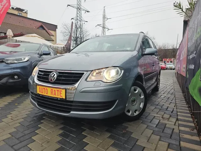 VOLKSWAGEN TOURAN