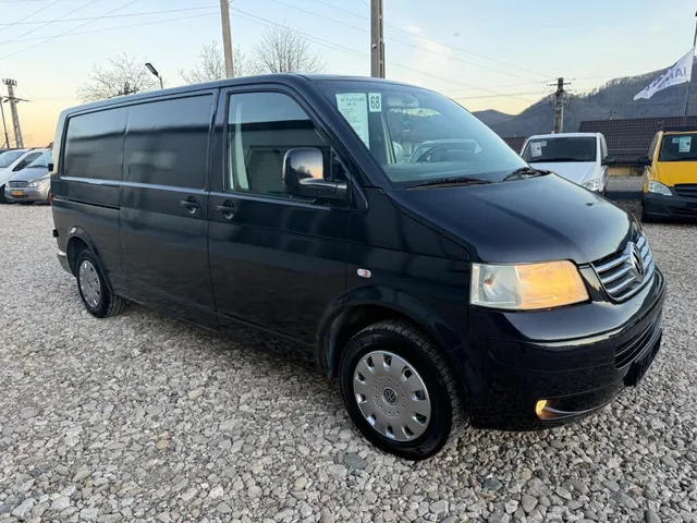 VOLKSWAGEN TRANSPORTER