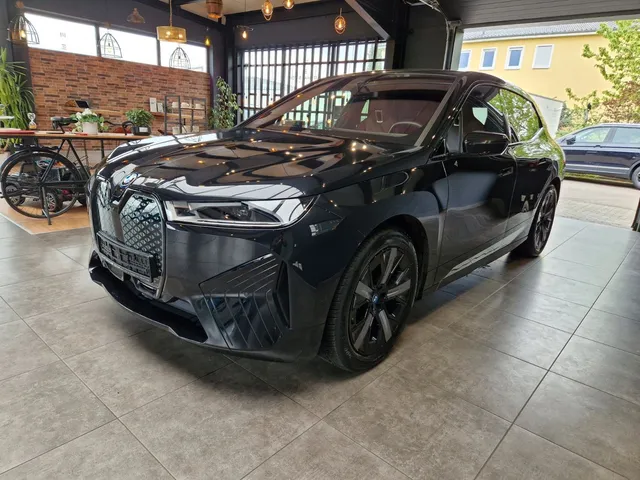 BMW IX